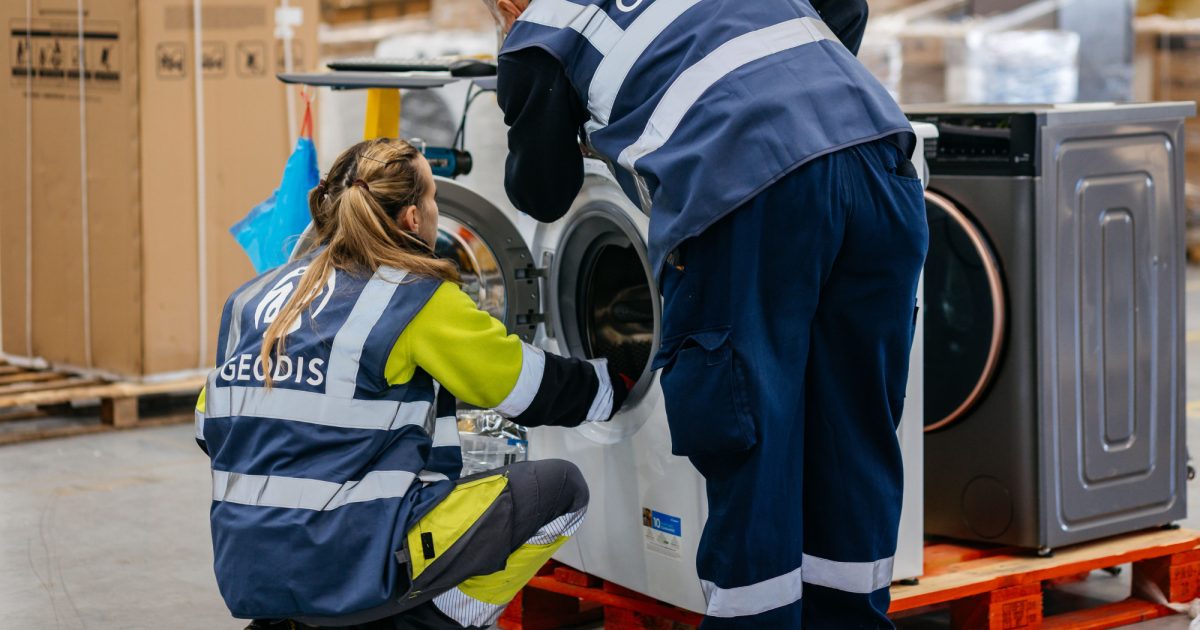 OpenGraph Image for GEODIS launches a reverse logistics service at the Torija site in Spain