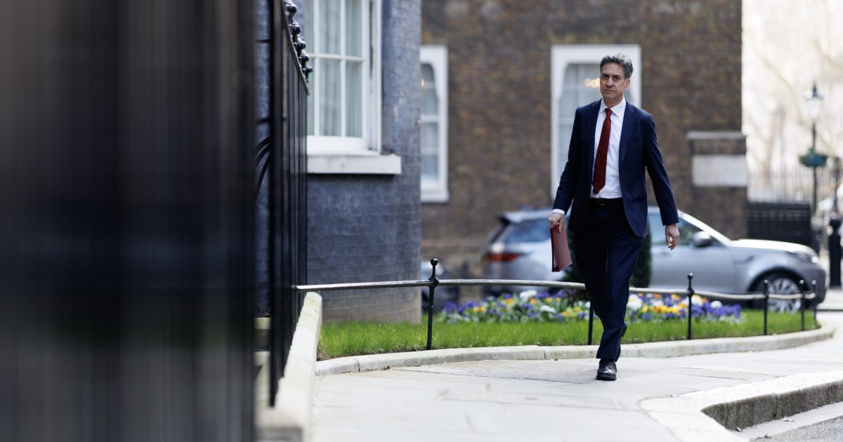 OpenGraph Image for Miliband told to stop pitting renewables against North Sea