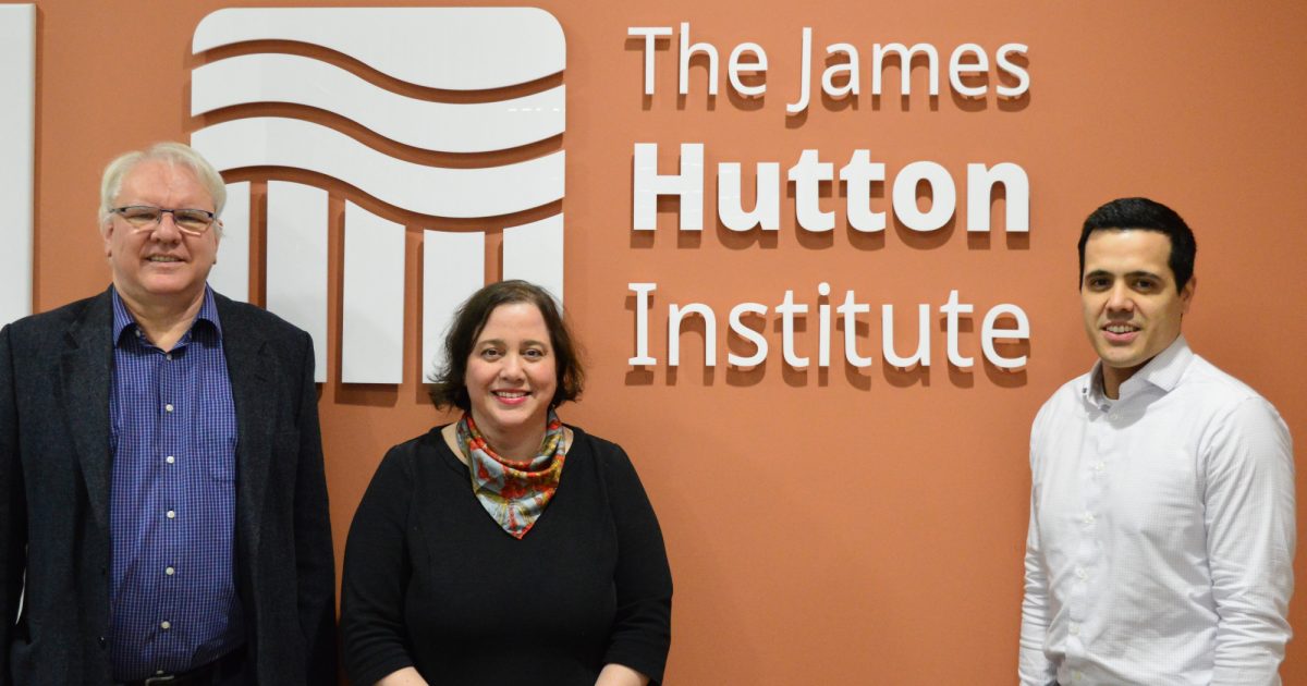 OpenGraph Image for Pioneering seaweed dye start-up joins the James Hutton Institute as a spin-in company, securing £75,000 of Scottish Enterprise funding