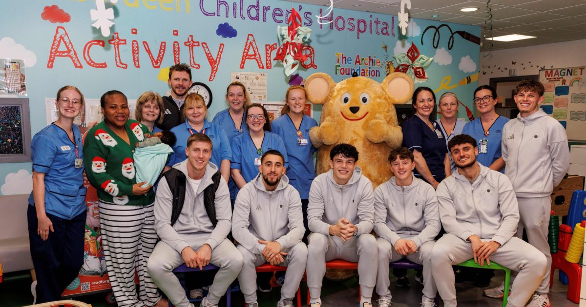 OpenGraph Image for Dons stars bring festive cheer to young patients at children's hospital