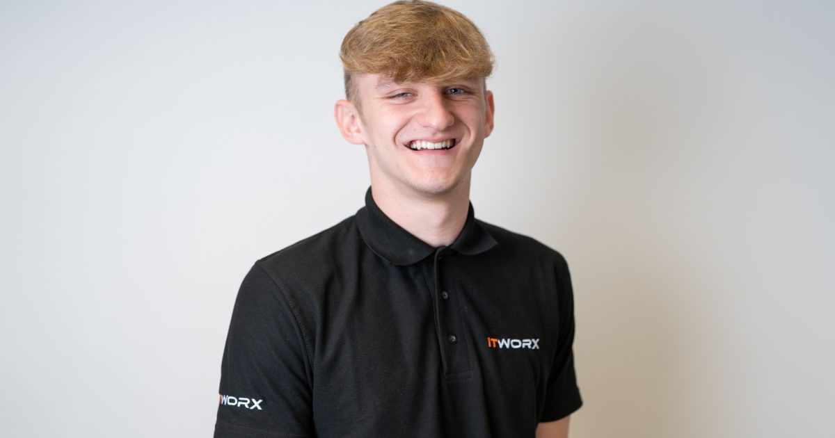 OpenGraph Image for ITWORX UK services technician achieves Apple Professional Training Certification