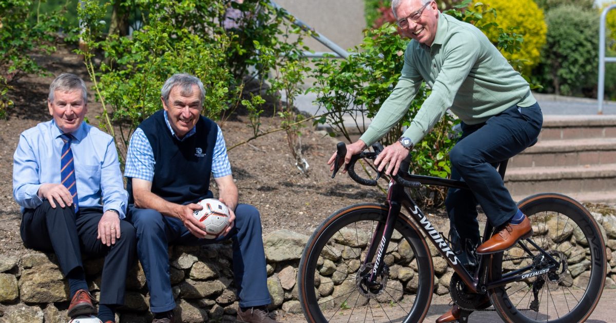 OpenGraph Image for Cyclist Mark Beaumont leads life-saving North-east cycle challenge