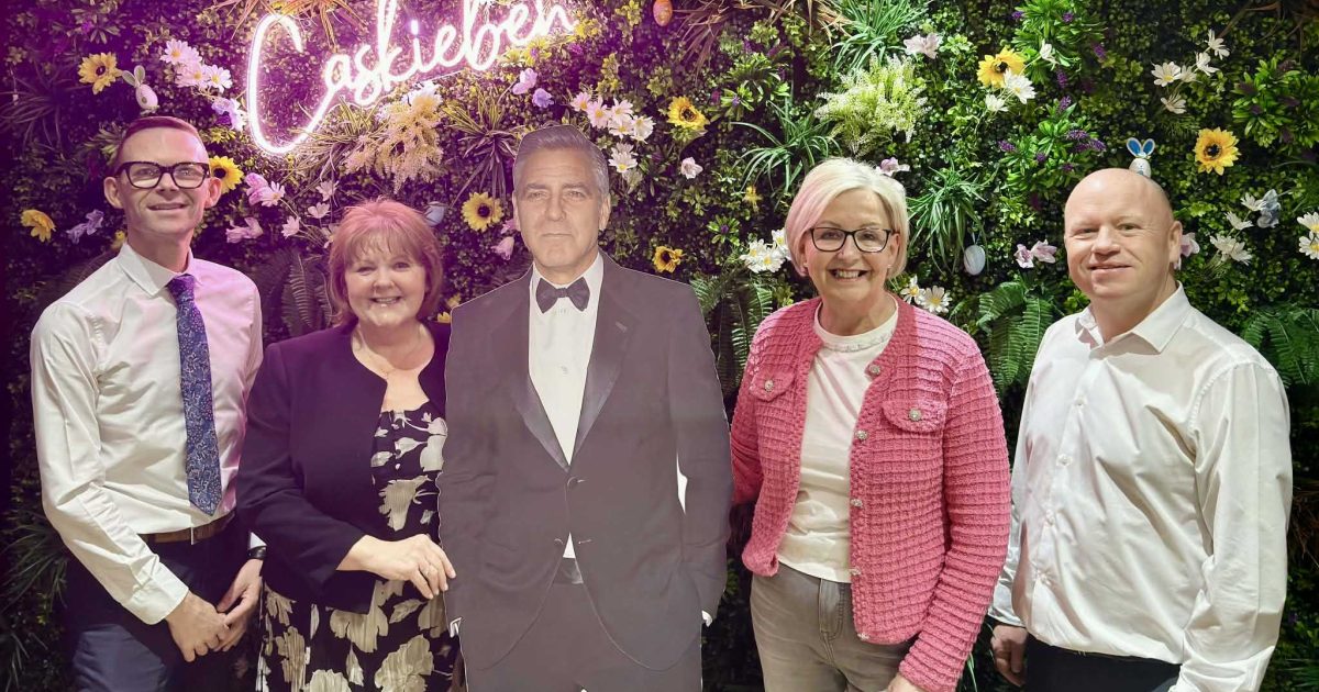 OpenGraph Image for 'George Clooney' turns heads at charity fundraiser