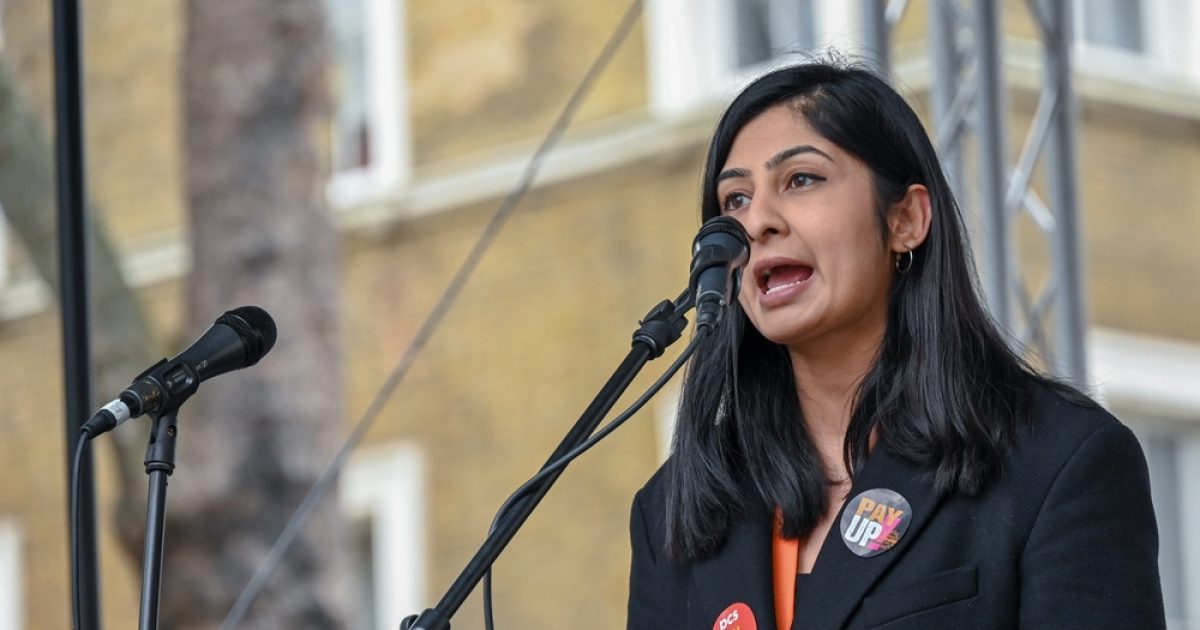 OpenGraph Image for MP quits Labour 'to start party with Corbyn'