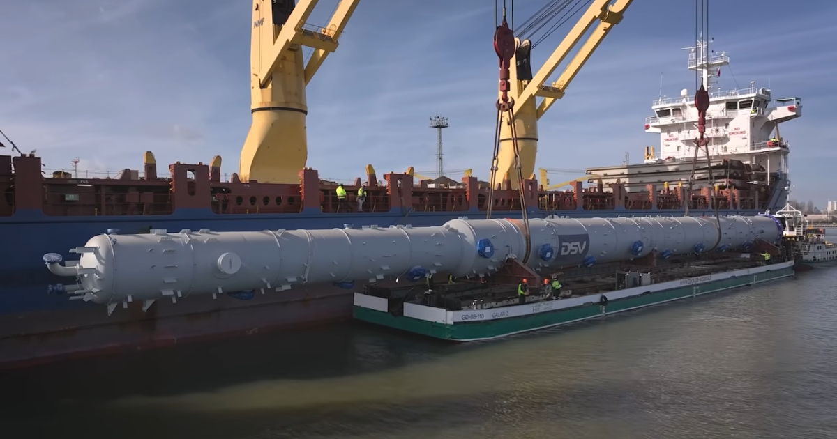 OpenGraph Image for DSV delivers 840-Tonne petrochemical project across continents and rivers