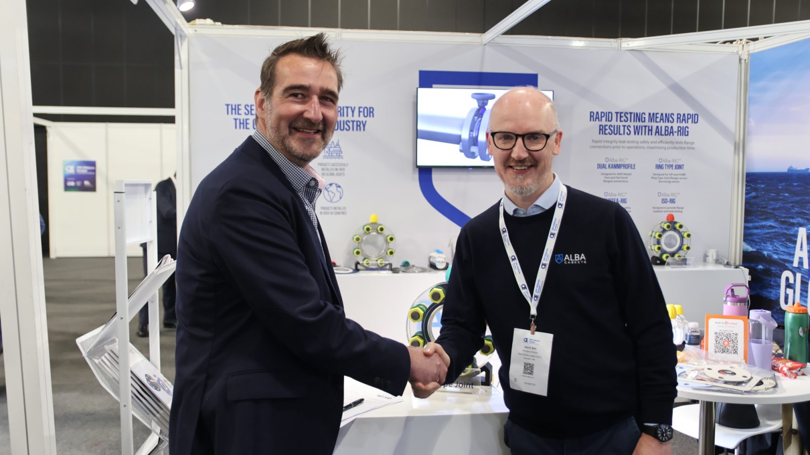 Score’s chief executive officer, Nick Dunn (left) with Gavin Sim, managing director of Alba Gaskets (right)