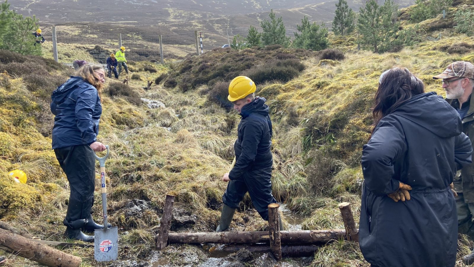 Volunteers at Glen Clunie