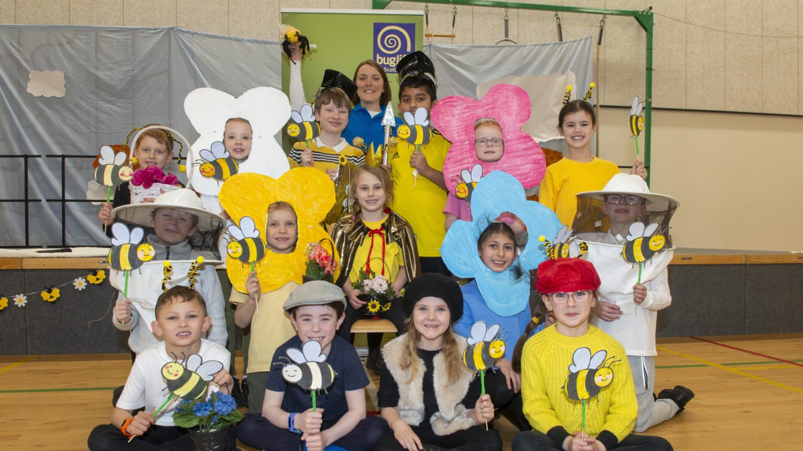 The wee bees from Airyhall Primary School with Ruth Quigley from BugLife