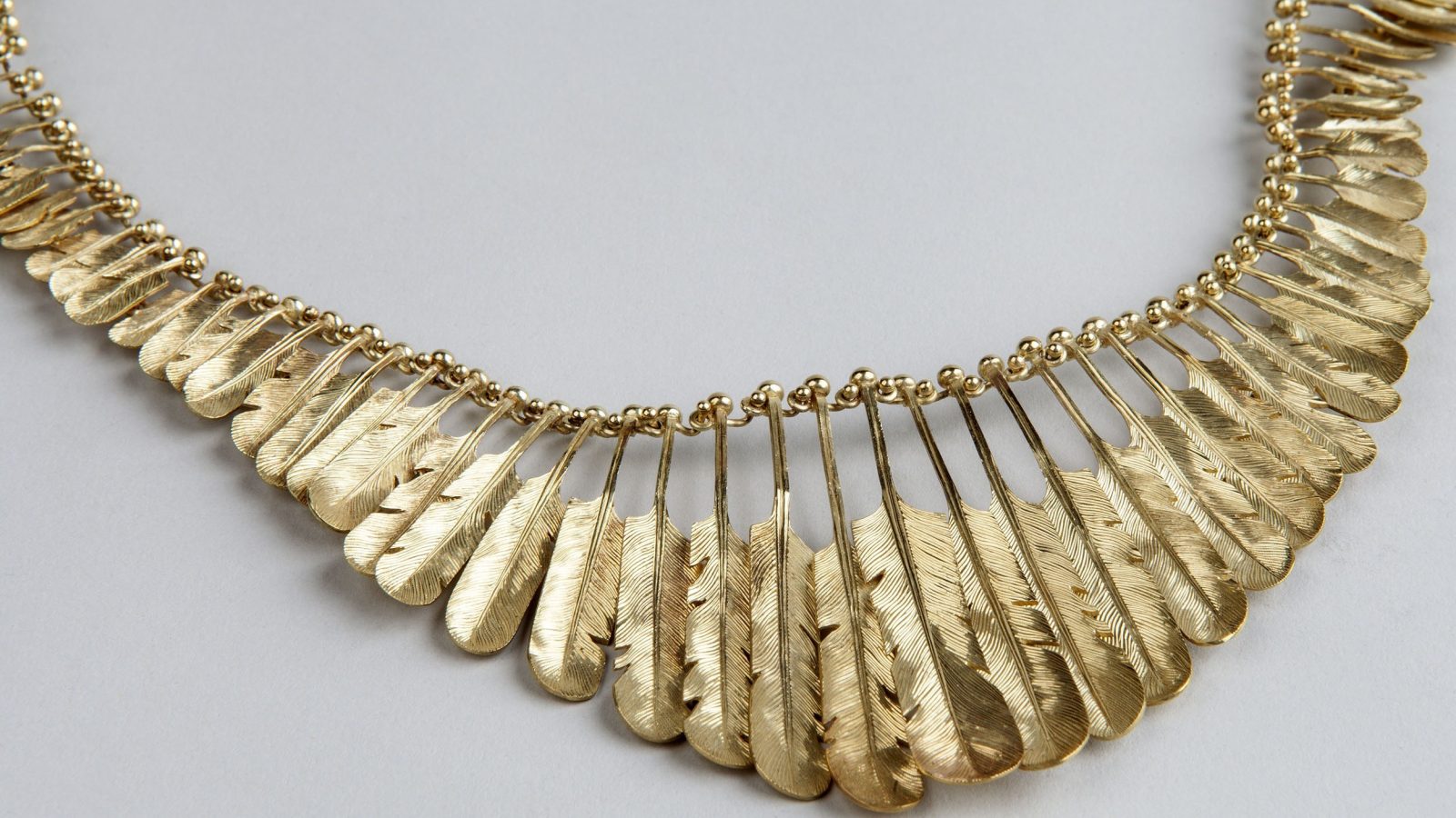 Gold Feather Necklace by Malcolm Appleby, image courtesy Aberdeen City Council (Archives, Gallery & Museums)
