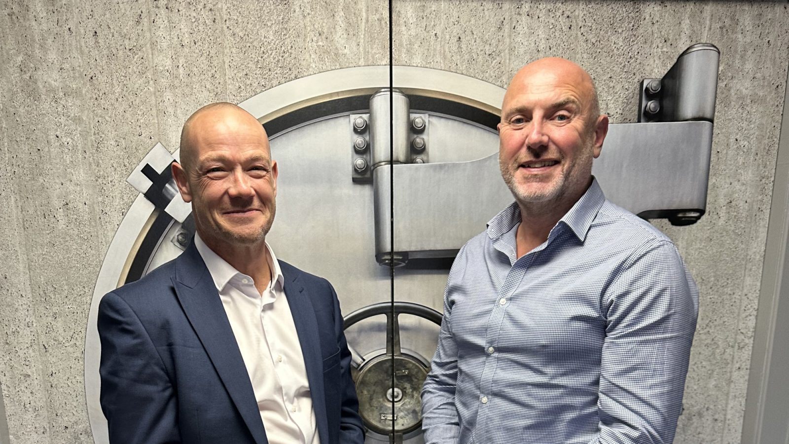 Phil French, Channel Account Director, Expo.e and Graeme Gordon, CEO, IFB Ltd.