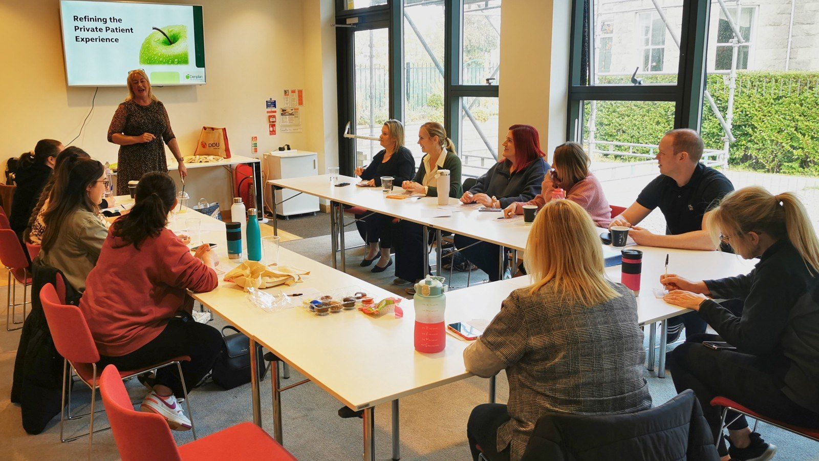 Top 5 benefits of meeting face-to-face outside the office