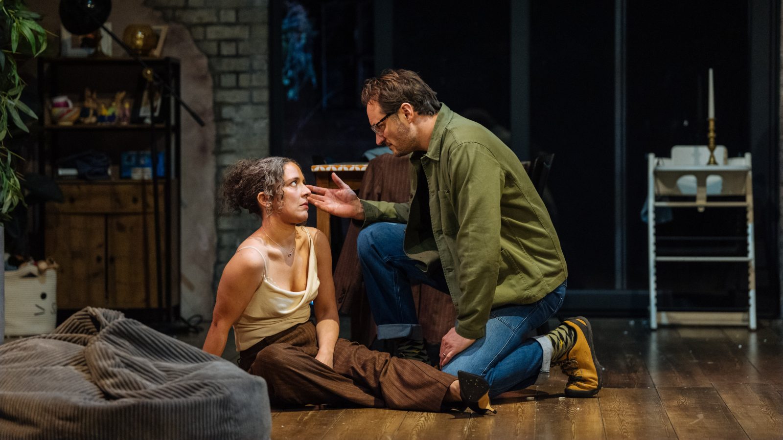 Natalie Casey (Lauren) and James Bye (Sam) Photo Helen Murray