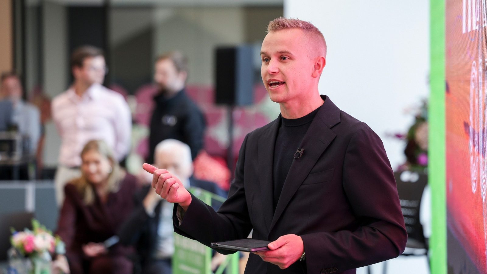 Broadcaster and journalist James Hanson hosted the ONE annual event, leading conversations with entrepreneurs, founders and mentors working in the region's entrepreneurial ecosystem.