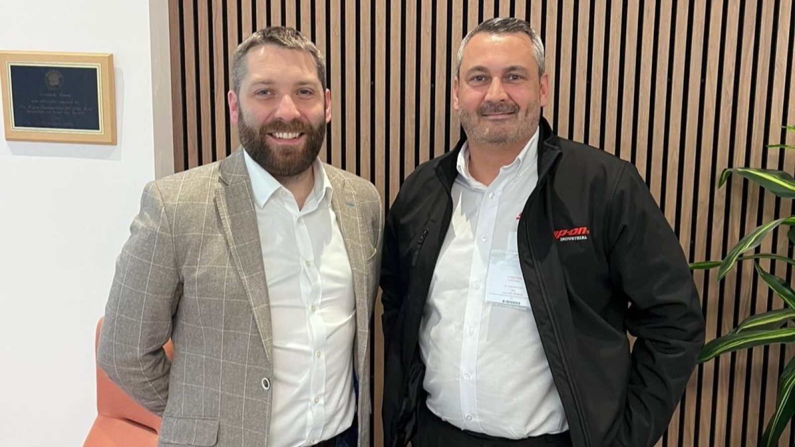 RSD Vantage’s Business Unit Manager, Chris McGeehan (left), secures Authorised Partner Status for Snap-on Industrial Tools in Scotland with Scott Reid, Regional Account Manager of Snap-on Industrial (UK).