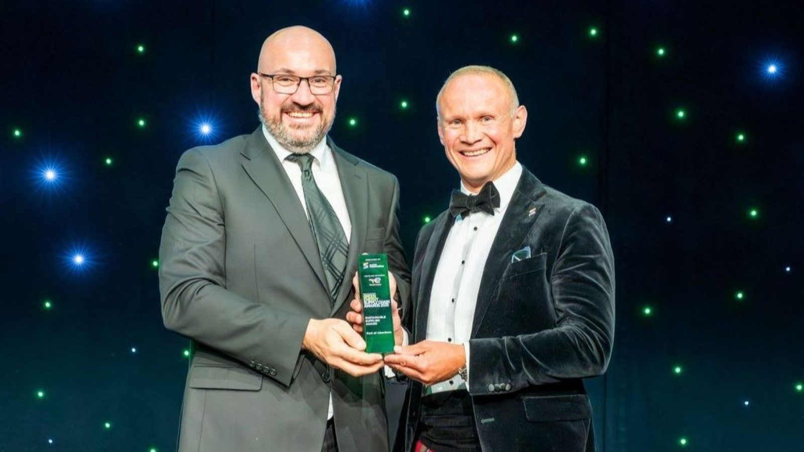 Neil McIntosh, Head of SHEQ, Port of Aberdeen being presented with the Sustainable Supplier Award.