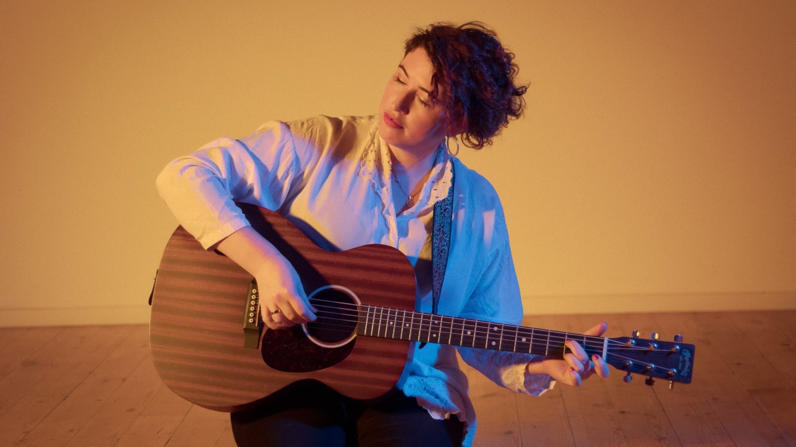 Image credit: Liam Baker. Kirsty Law playing