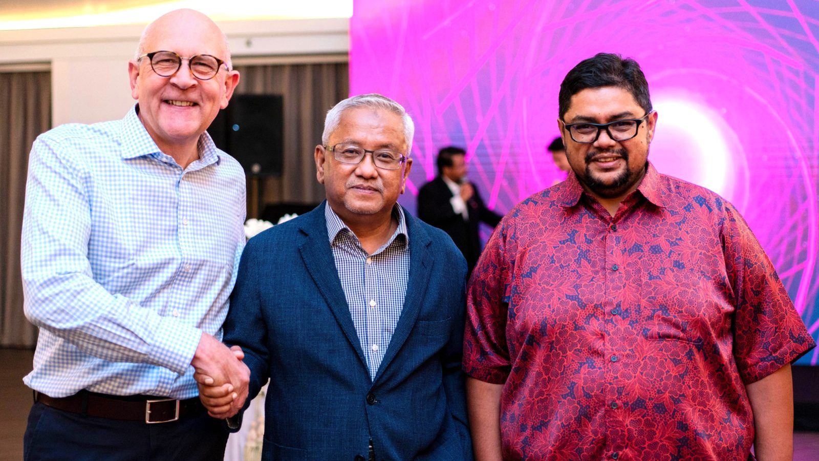 (Right to Left) EIC CEO Stuart Broadley, Outgoing APAC Regional Director Azman Nasir, New APAC Regional Director Syed Saggaf