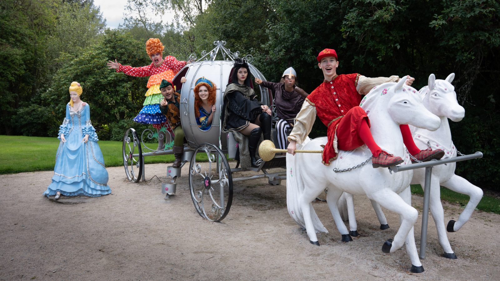 The cast of Robin Hood hitches a ride from Cinderella (l-r Philip Napier, Xander Gordon, Megan Wright, Hannah Buyers, Sarah Ord, Corey Adam)