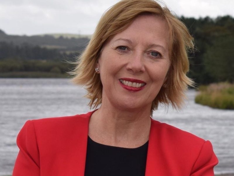 Lesley Laird001