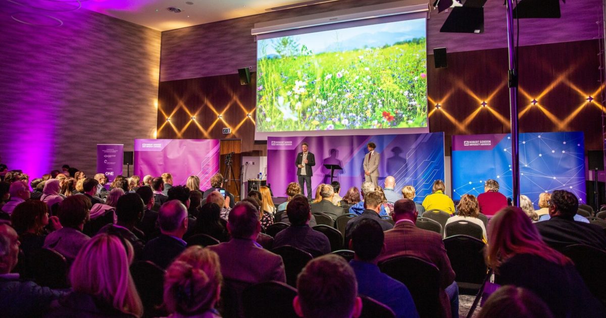 OpenGraph Image for Entrepreneurs prepare for pitch perfect Showcase