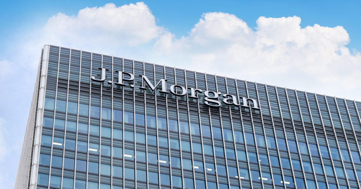 OpenGraph Image for JP Morgan orders senior staff back to their desks five days a week