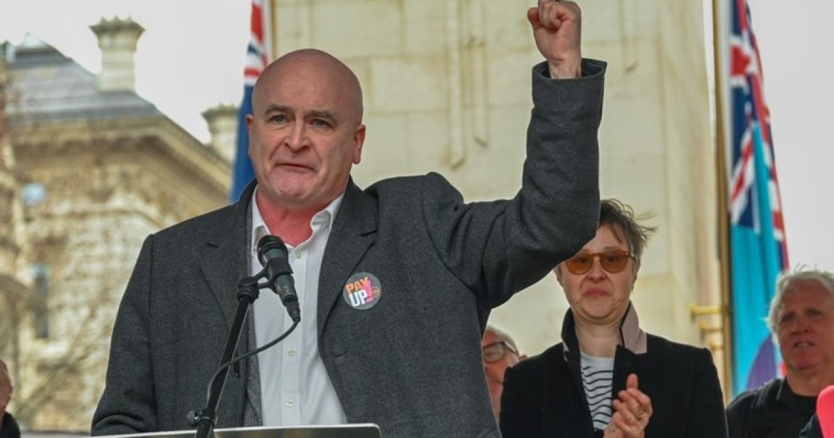 OpenGraph Image for Union boss Mick Lynch announces retirement