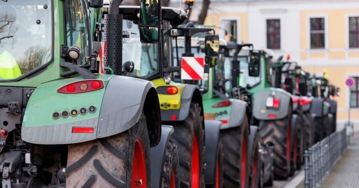 OpenGraph Image for Farmers' fury: Thousands march on Westminster over inheritance tax changes