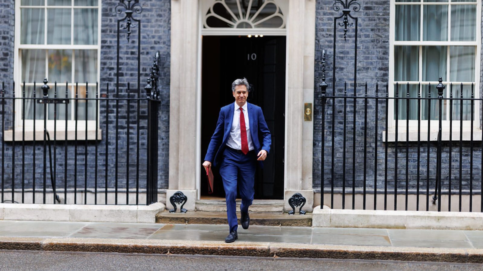 Pressure mounts on Starmer as cabinet voices challenge North Sea ban