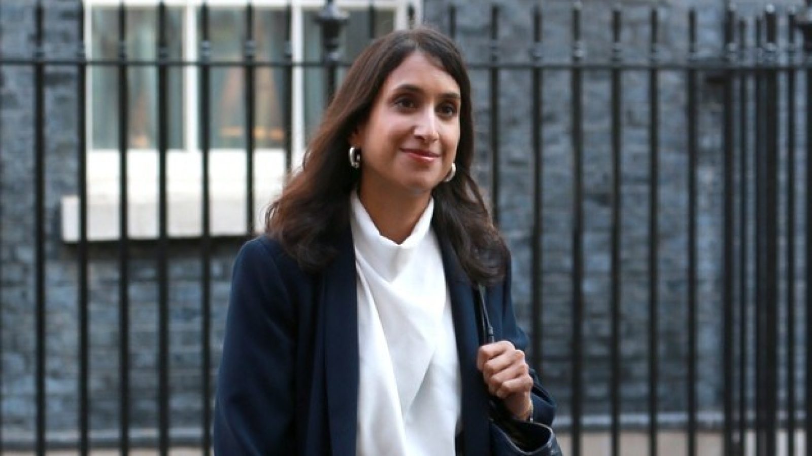 Tories join energy bills battle as party pledges to cut prices