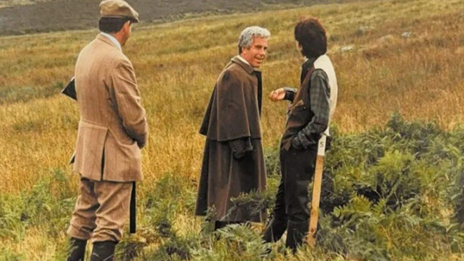 New photo said to show Epstein and Maxwell at Balmoral
