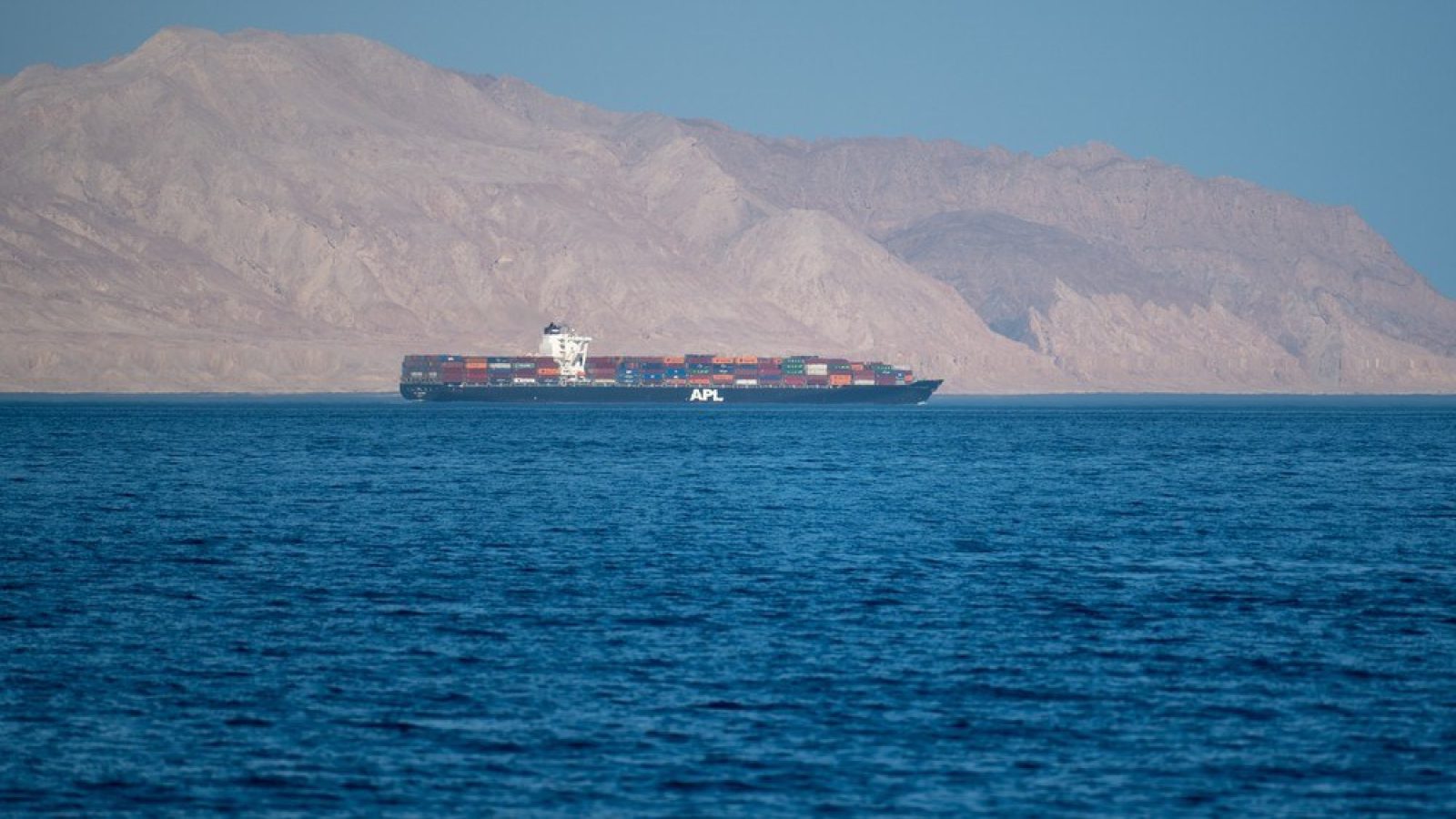 Oil could soar 'way above' $100 a barrel if Iran blocks key shipping route, analysts say