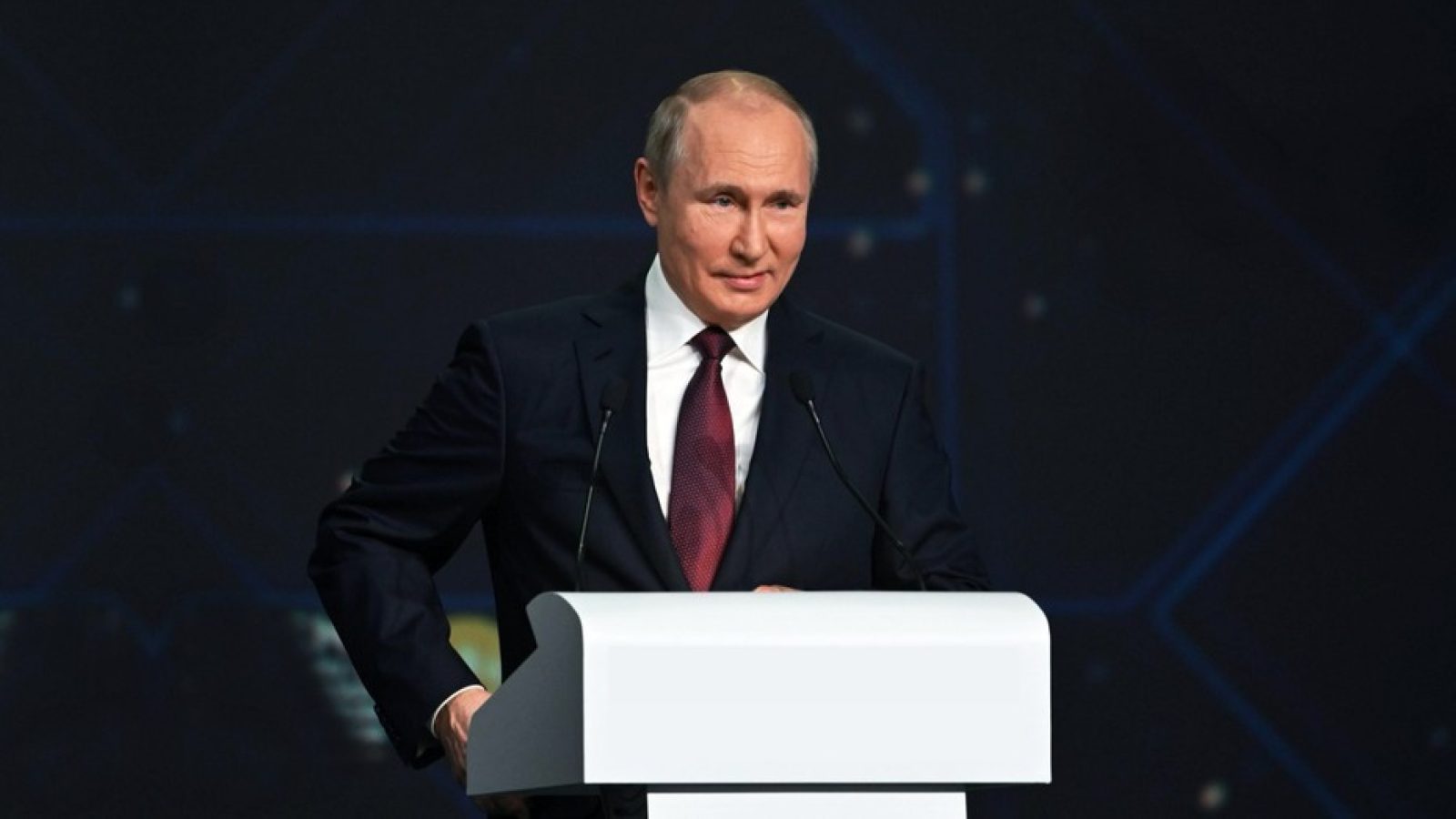 Putin 'testing the West', says Ukraine foreign minister as Russian drones shot down in Poland