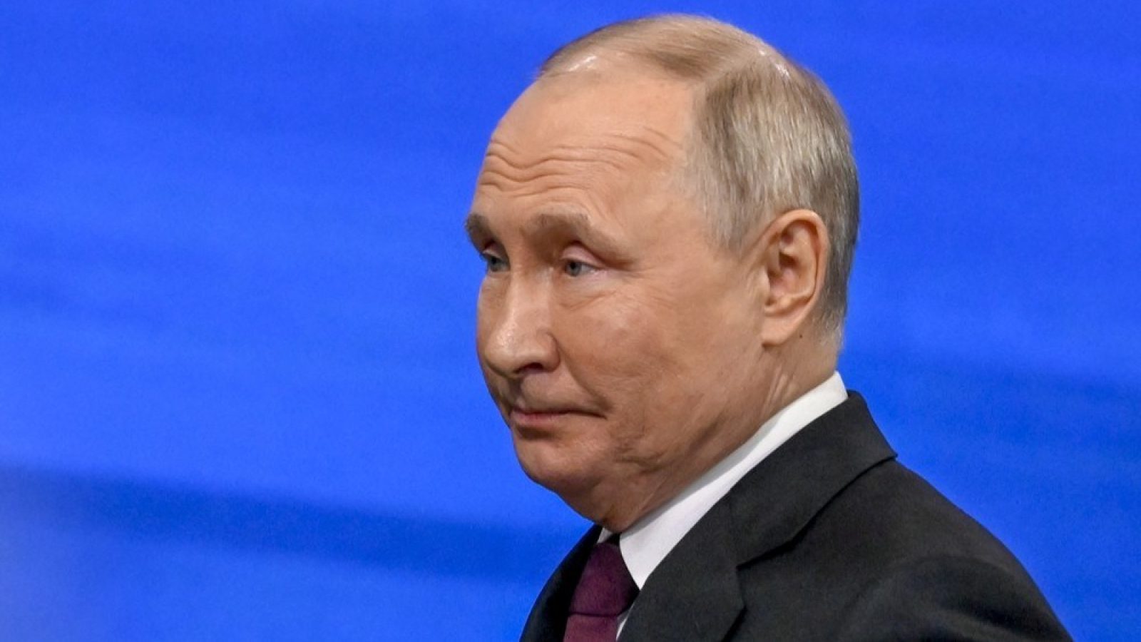 Trump and Putin poised for crunch Ukraine war talks today