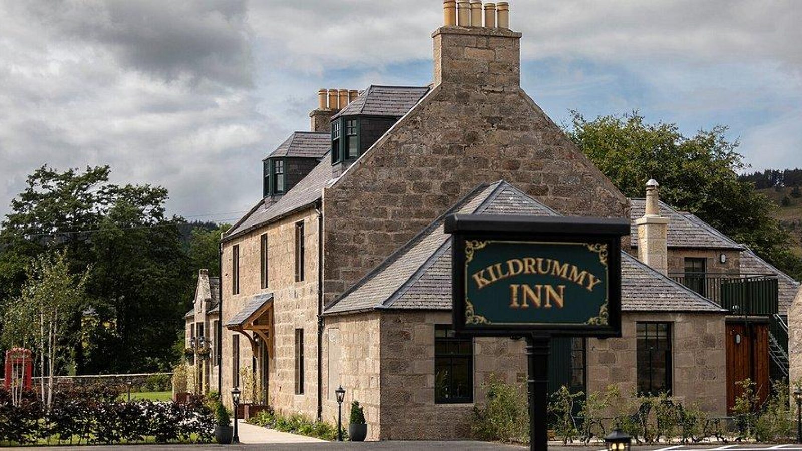 Tiny Aberdeenshire hotel stuns industry to scoop major prize
