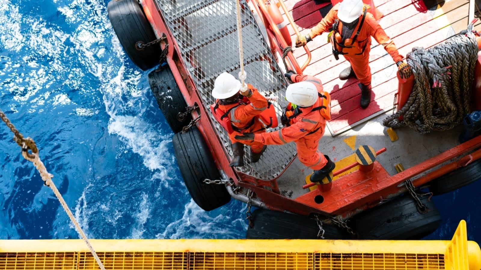 1,100 green jobs lost as unions warn of North Sea ‘industrial catastrophe’