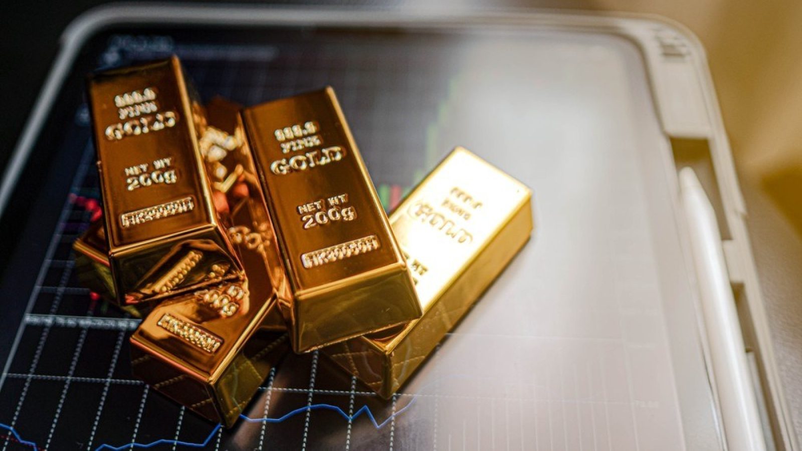 Market Watch: Gold price tops $5k as surge continues