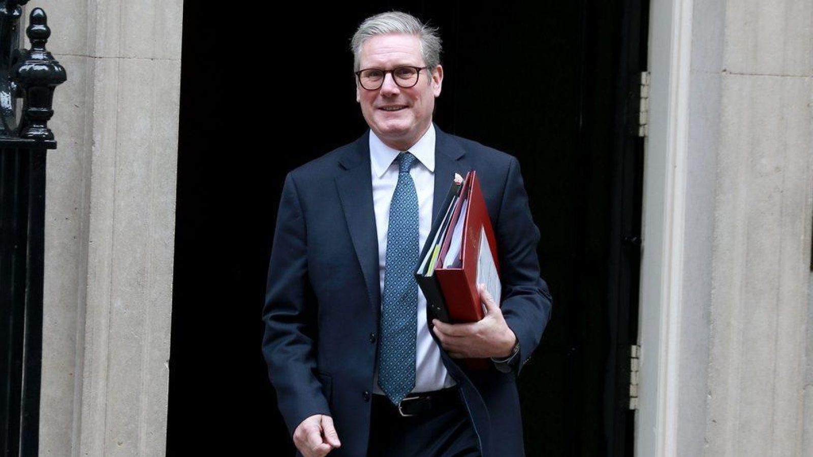 PM says he 'never authorised' attacks on cabinet members