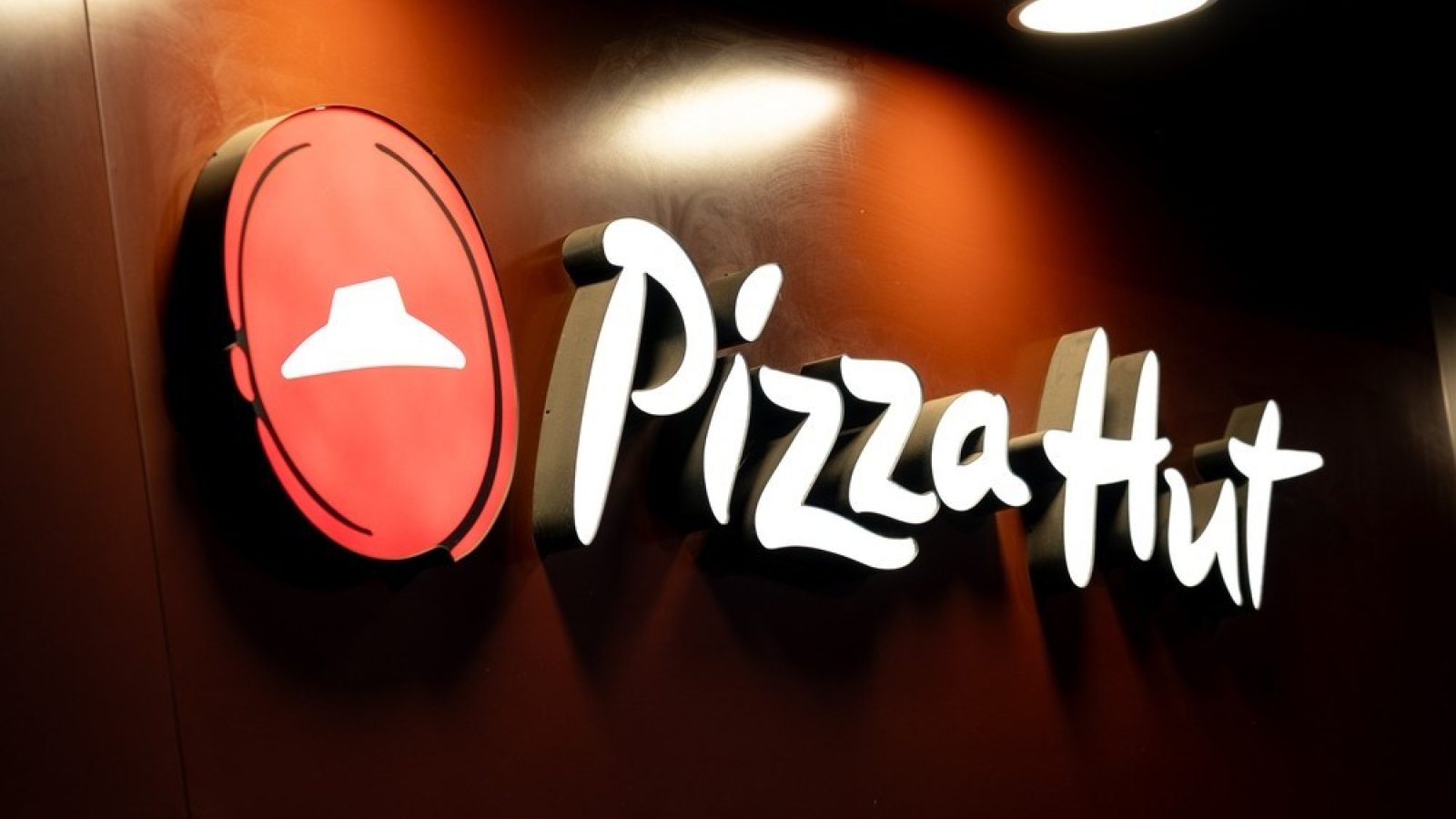 Pizza Hut to close 68 restaurants in UK
