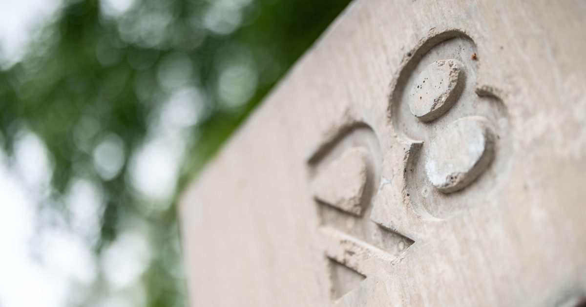 OpenGraph Image for Recycl8 break the mould with first pour of R8:Mix at Veolia site