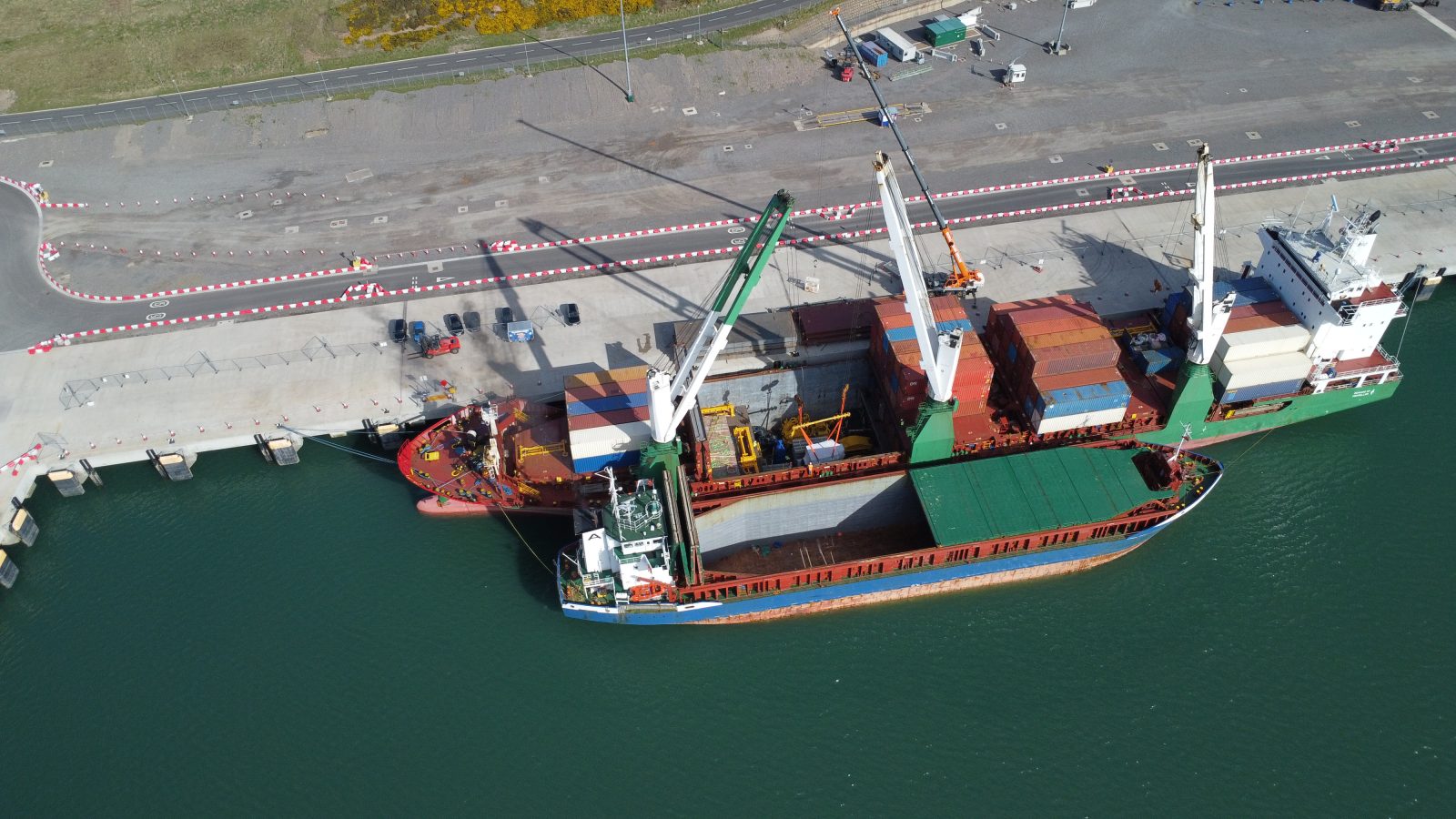 Sea-Cargo and UBSL complete first vessel to vessel cargo transfer in the Port of Aberdeen