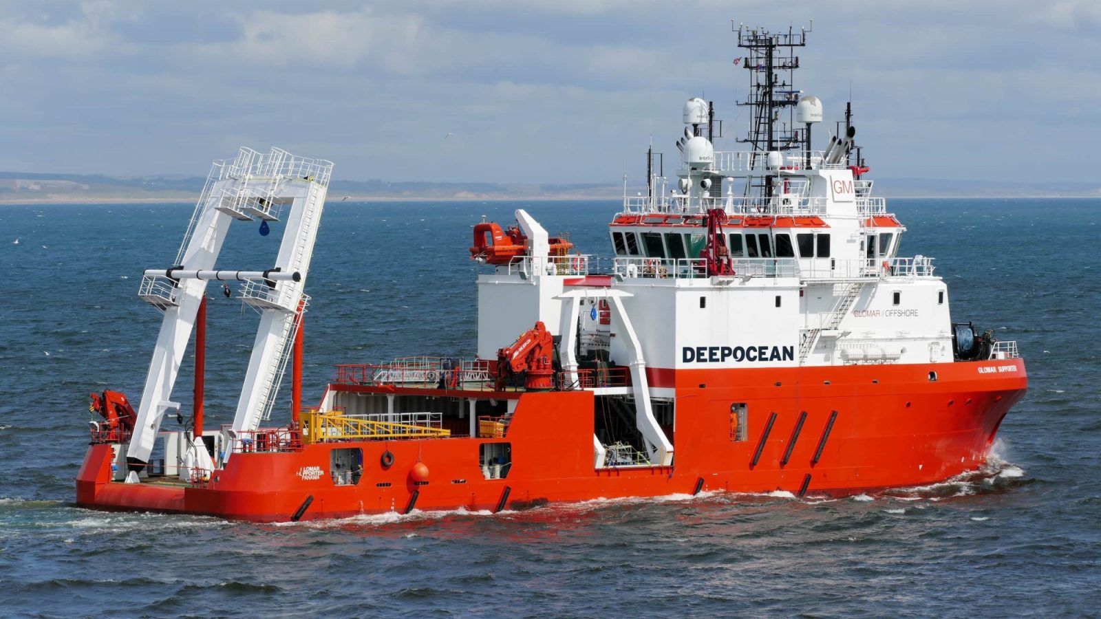 DeepOcean charters near-shore survey and IMR-vessel