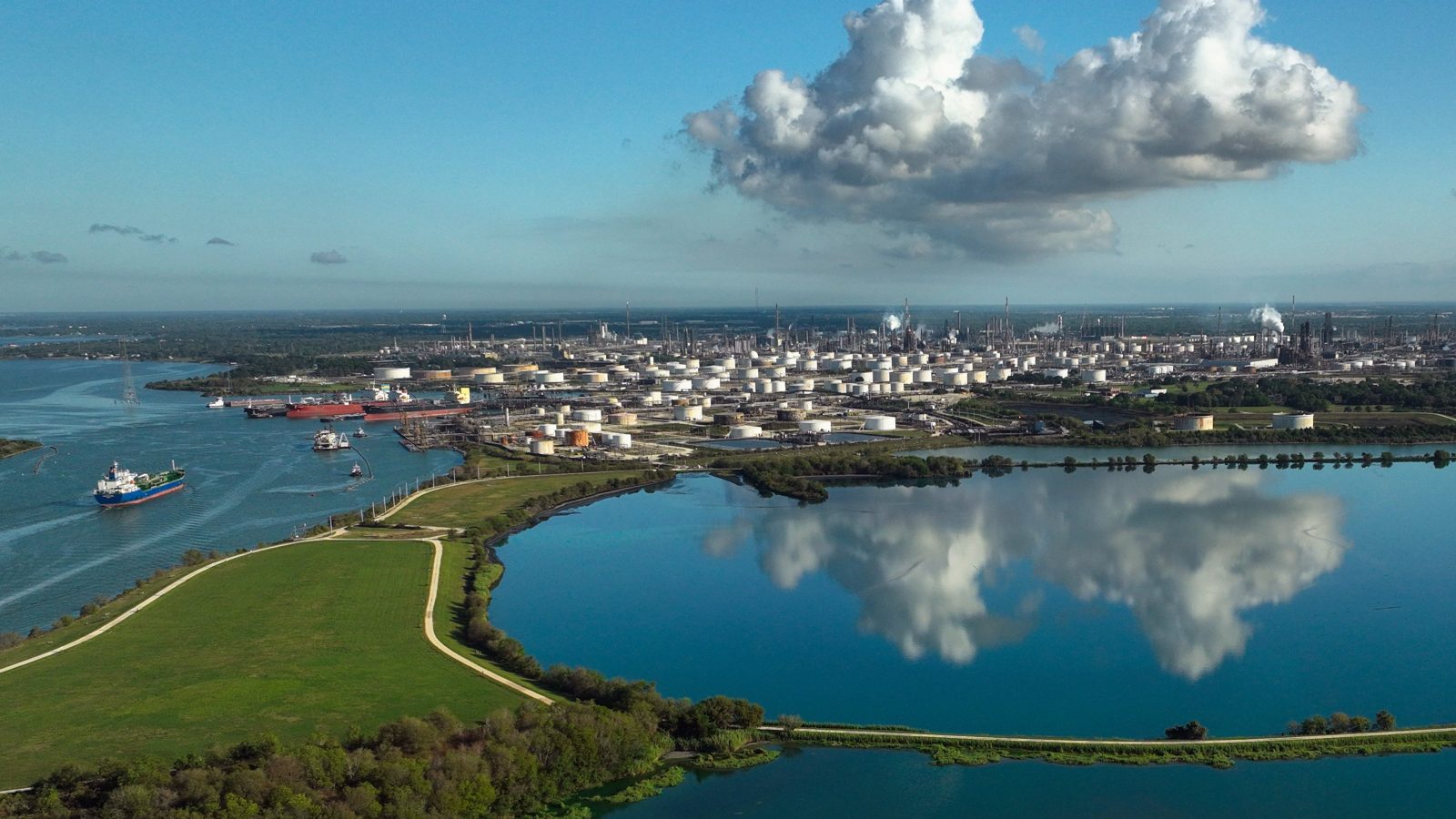 How a Texas refinery is cutting field time with visual twin technology