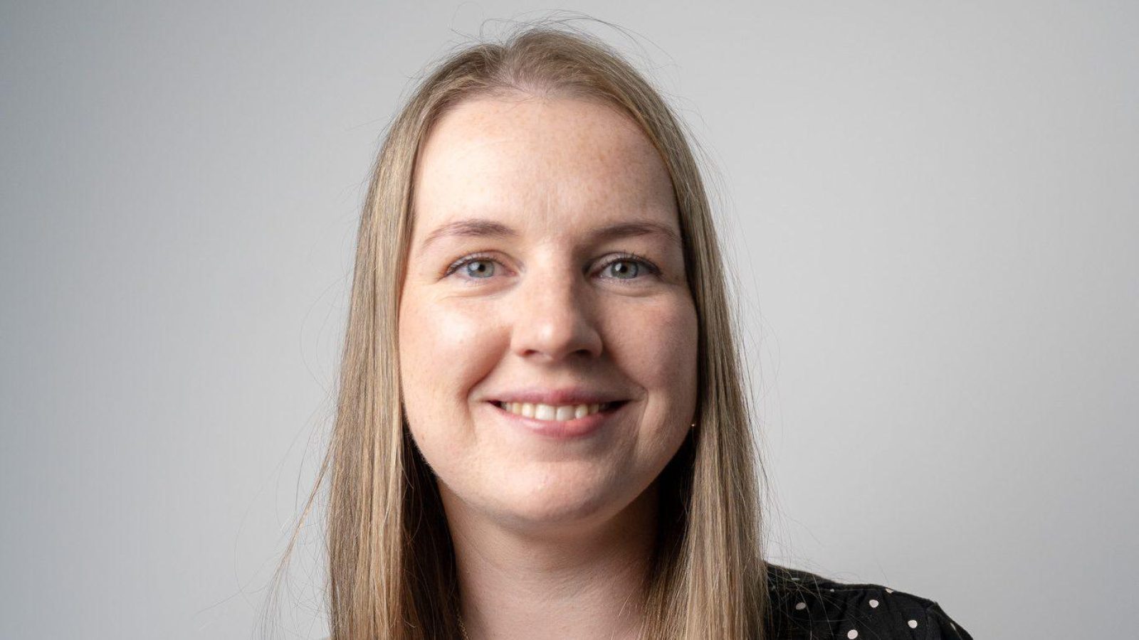 Bethan announces April’s promotion to account executive