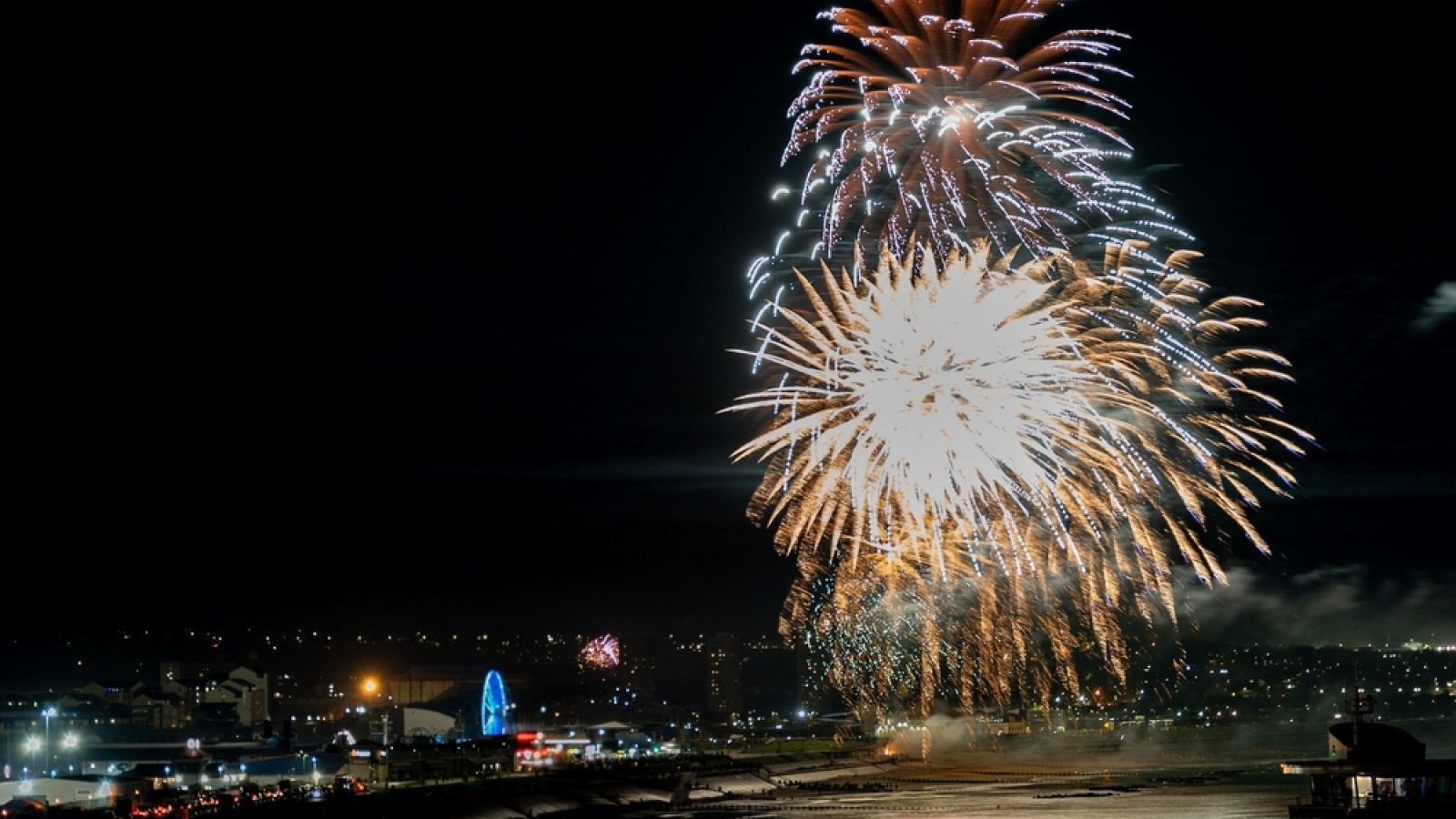 Fireworks display to dazzle crowds